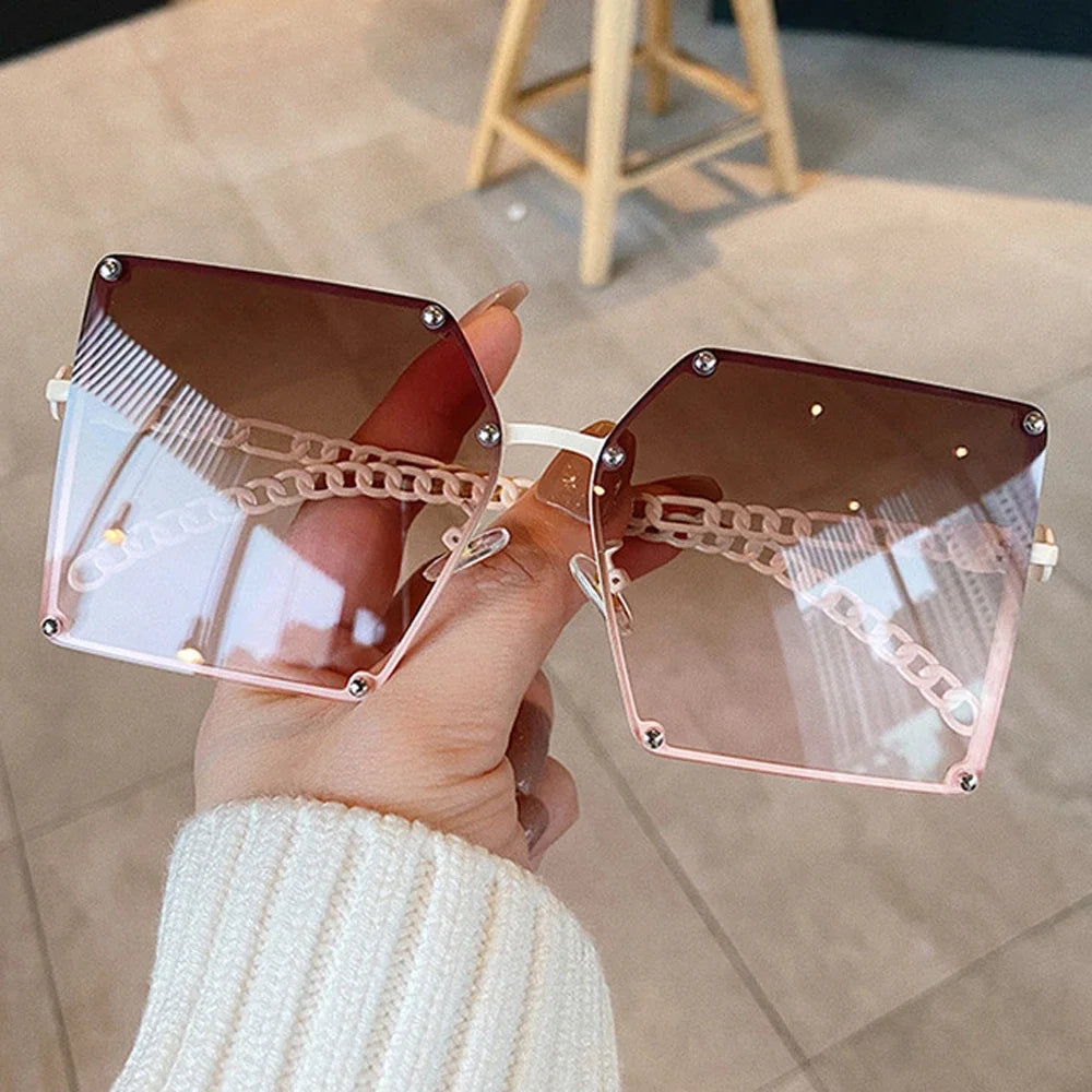 Oversize Gradient Sunglasses Chain Frame square