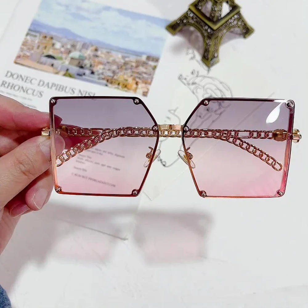 Oversize Gradient Sunglasses Chain Frame square